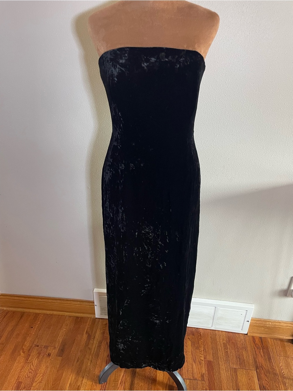 Vintage 90’s Ann Taylor crushed black velvet strapless maxi dress.
